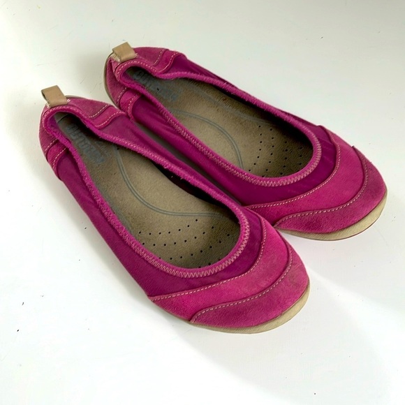 CLARKS Outdoor Women’s Leather Stretch Ballet Flats Sz 9 - Picture 1 of 8